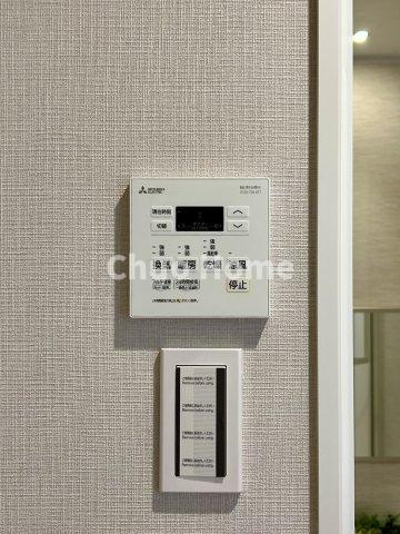 【浴室乾燥機】暖房・冷風・換気・乾燥が可能です。毎日を快適に過ごせるうれしい機能が揃っています。雨の日の洗濯物も安心です。