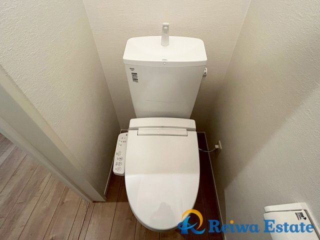 様々な機能が付いた温水洗浄便座。