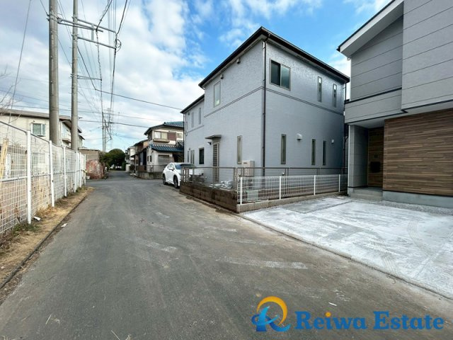 周辺は戸建てを中心とした住宅街で子育て世帯にオススメ☆彡