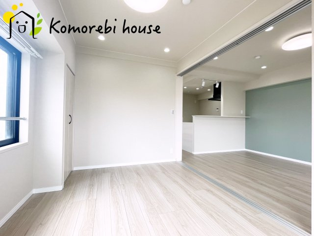 明るい洋室です
