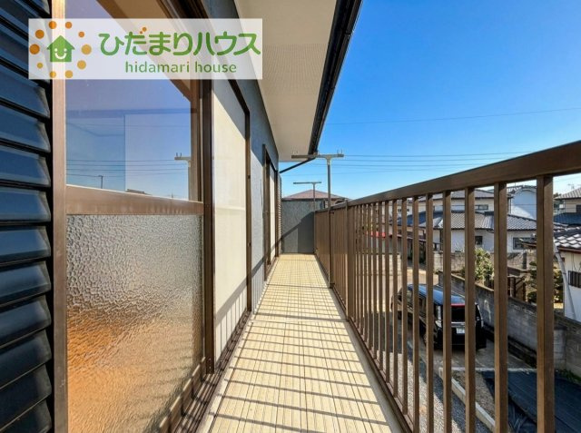 広々としたバルコニーは、大量の洗濯物を干しても余裕！お布団だって、家族全員分をいっきに干せますね(^O^)