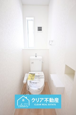 2階にもトイレがあるので忙しい朝も分けて使えます！