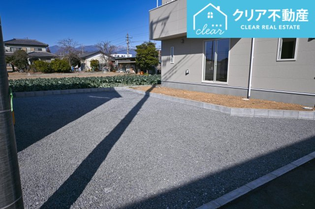 広々とした駐車場は3台以上駐車可能です♪