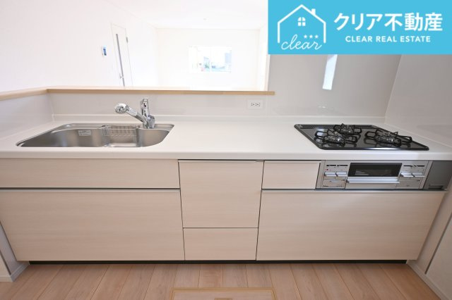 明るい基調のキッチンでお部屋の雰囲気にも馴染みます♪