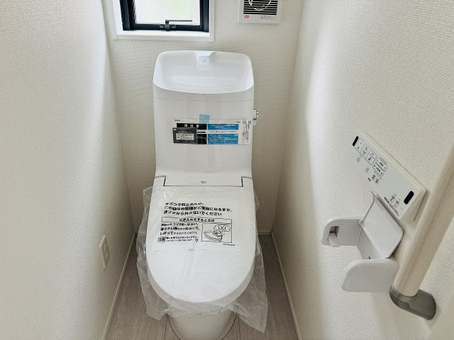 ～暖房温水洗浄機能付きトイレ　冬場は特に嬉しい機能ですね～
