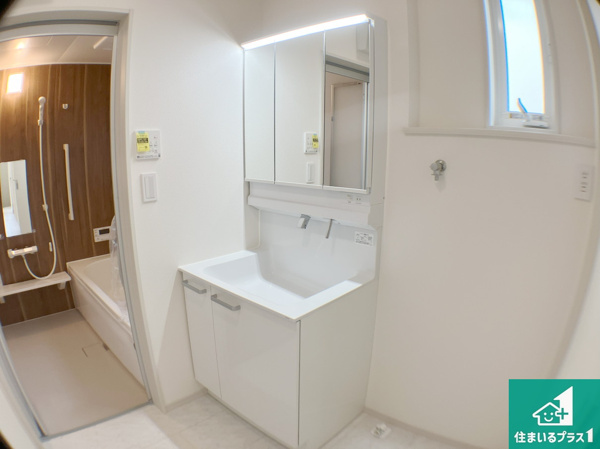 【津市藤方　新築一戸建ての独立洗面台】