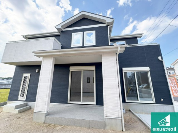 【津市藤方　新築一戸建ての外観】