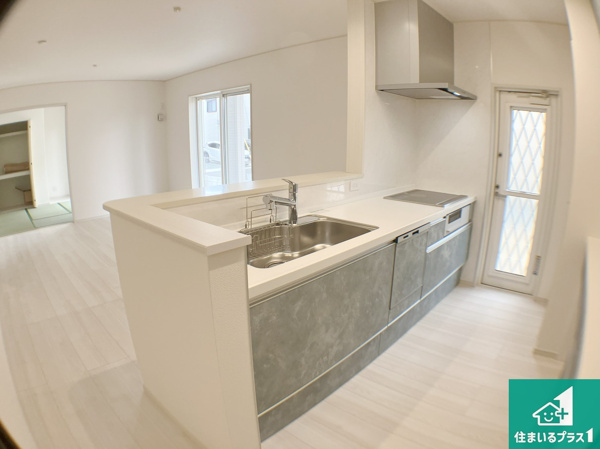 【津市藤方　新築一戸建てのキッチン】