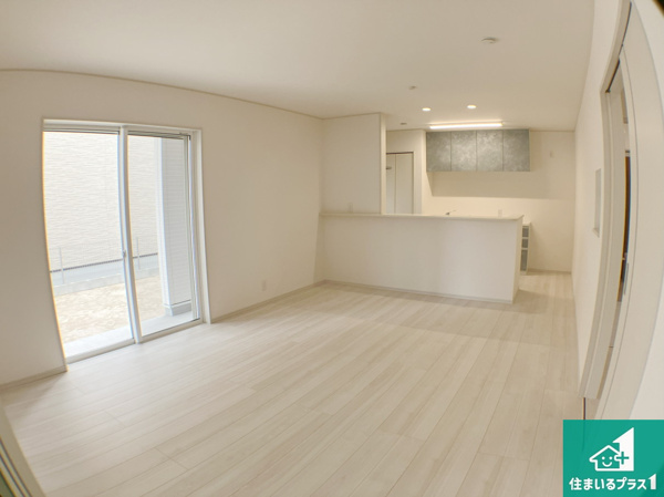 【津市藤方　新築一戸建ての居間】