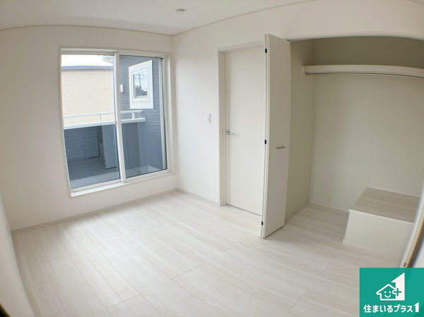 【津市藤方　新築一戸建ての洋室】