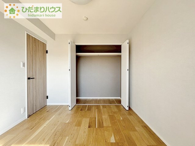 ハンガーパイプ付でお洋服の出し入れもラクラクです！