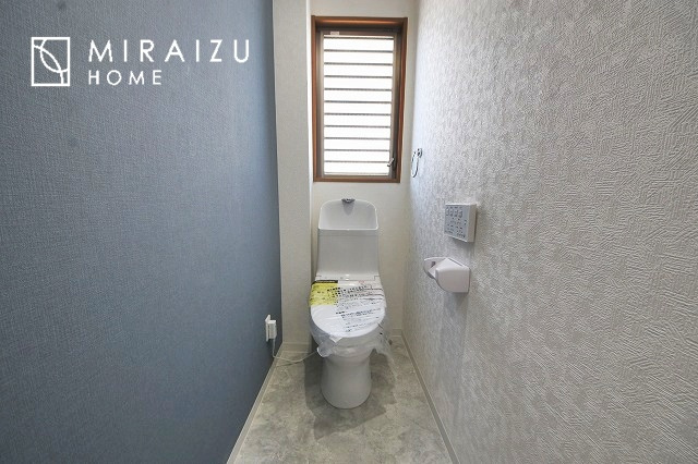 おしり洗浄、ビデ洗浄、暖房便座の機能を標準装備。トイレットペーパーの無駄遣いを防ぎ、肌を傷つける心配がありません♪