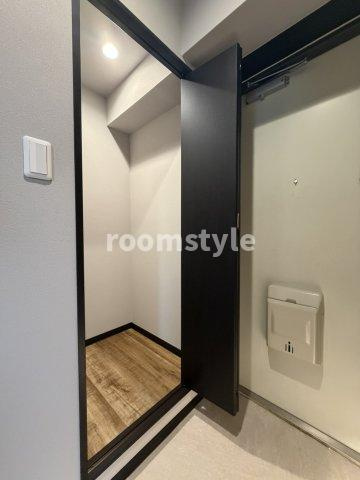 　玄関横収納スペース　　空室のためご都合に合わせてご内覧できます　お問合せはお電話でもお受付しております。　03-6450-5211