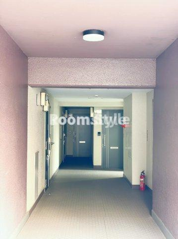 廊下　空室のためご都合に合わせてご内覧できます　お問合せはお電話でもお受付しております。　03-6450-5211