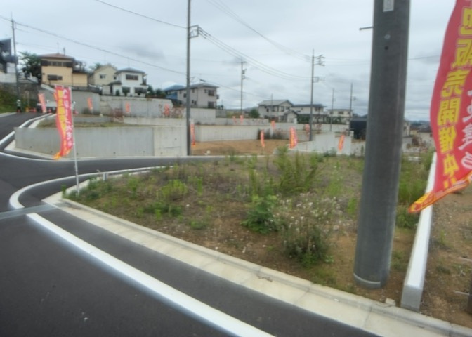 物件の詳細については、現地を見てわかること以外に、役所や法務局などで調べないとわからないことがあります。そのため、現地に行く場合は、もしこの物件を買ったらどのような生活ができるかをイメージしましょう。