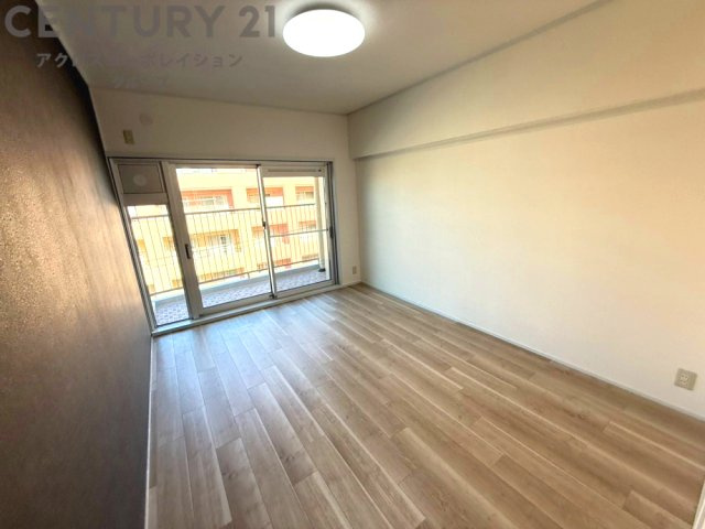 子供部屋…創造性や成長を促す遊びの空間を提供。学習や趣味に集中できる環境を整えます。個別のプライベートスペースは自己表現と自立心を育み、心地よい睡眠環境を整えリラックスできる場所を提供。