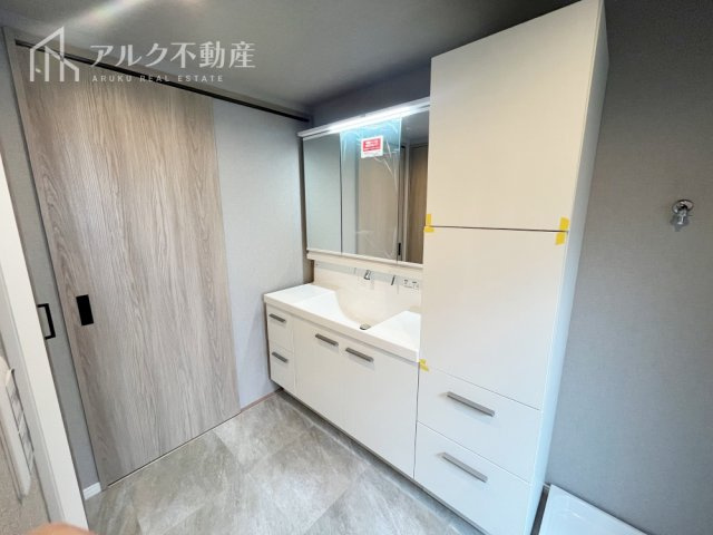 独立洗面台