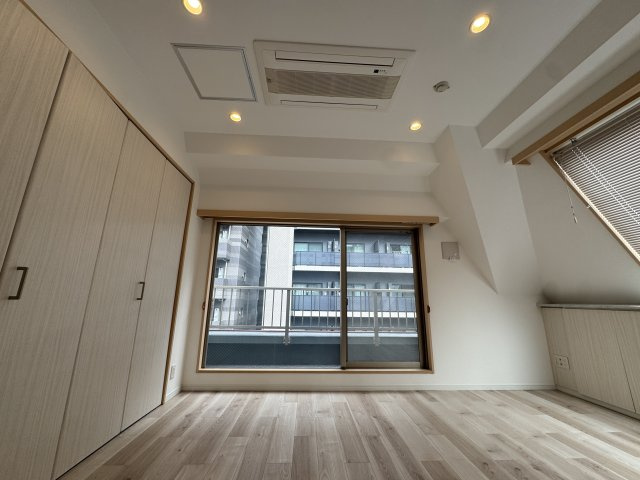 2026.10.15撮影　南西角部屋で日当り・開放感のあるLDK！