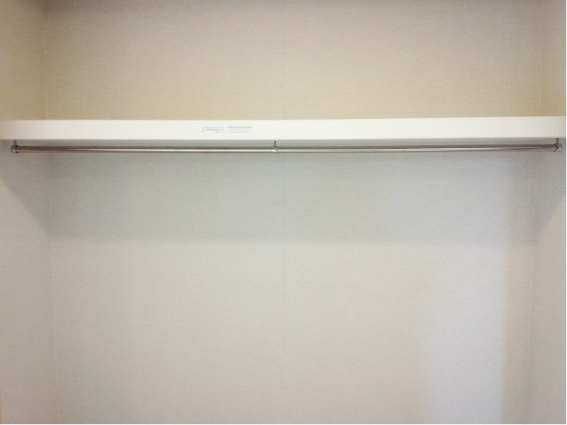収納(同形状・同仕様写真)　全洋室収納付き！7.5帖の洋室には4.5帖の大きなウォークインクローゼット完備！ご家族分のお洋服やオフシーズンのお布団なども収納できる広さです。