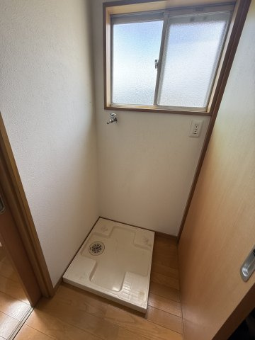 【戸建　高山市新宮町　580万の脱衣場】