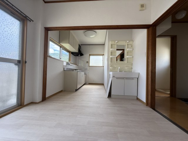 【戸建　高山市新宮町　580万の居間】