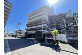 駐車場付き・角部屋二面バルコニー・ペットと暮らせるマンションの外観