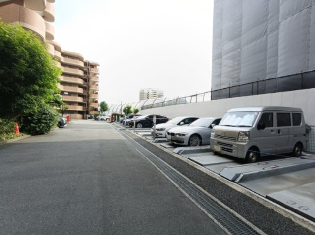 【駐車場】