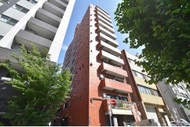 ルーブルかな杉の外観