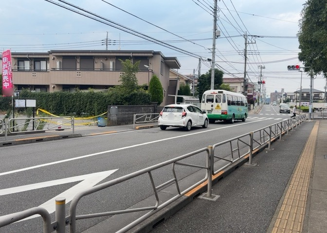隣家の土地はどうなっているのか、生活利便施設が近くにあるのか、学校まで近いかなど、お客様のライフスタイルにあわせたイメージが重要です。また、近くにあると困る施設が近くにないかも確認するといいでしょう。
