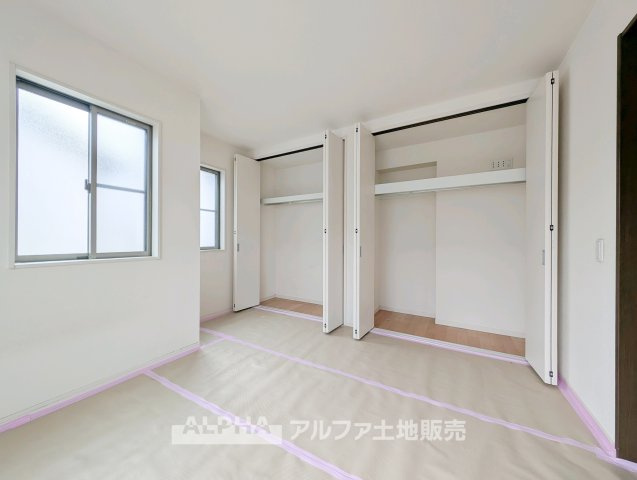 【comfort　room】　◆落ち着きのある室内◆寝室としても子ども部屋としても使いやすく、暮らしの変化にも対応できる空間。日々の時間を穏やかに過ごせます。