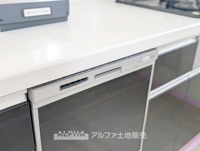【Food　washing　machine】　◆食洗機◆お子様の面倒を見れる時間が増え時短になります。加えて手荒れも防げてしかも節水が高い為、大変人気があり重宝します。