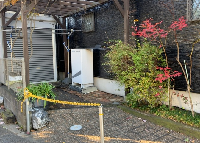 省エネ給湯器とは従来型の給湯器より熱効率が高く、少ない燃料でたくさんのお湯を沸かすことが出来る高効率な給湯器のことを指します。また、省エネ給湯器には種類があり、利便性や効果なども様々です。