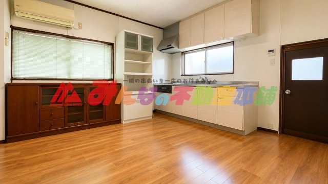 AIに家屋内の家財道具等消去をした画像になります。