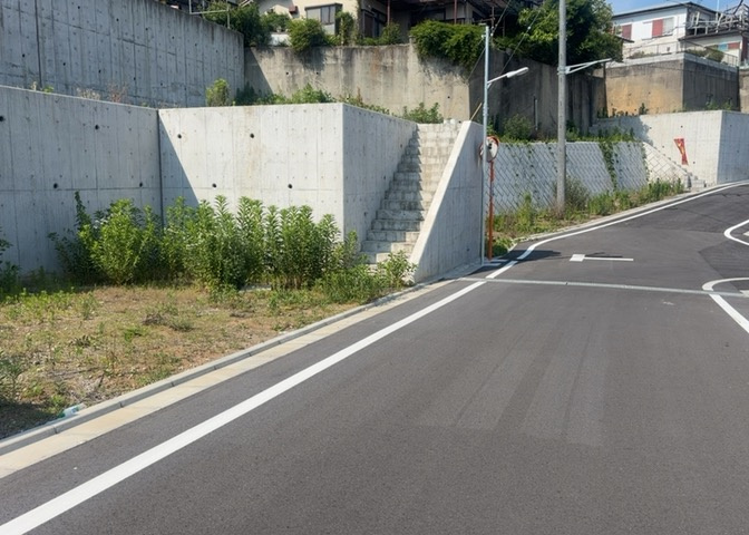 物件の詳細については、現地を見てわかること以外に、役所や法務局などで調べないとわからないことがあります。そのため、現地に行く場合は、もしこの物件を買ったらどのような生活ができるかをイメージしましょう。
