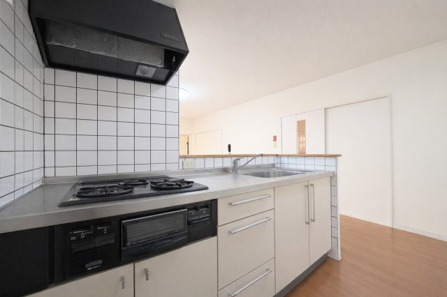 ◆ご家族みんなで調理ができる位のスペースを実現したキッチン空間となっております。みんなで作った料理を召し上がりながらの会話は、どのような物になるのでしょうか。