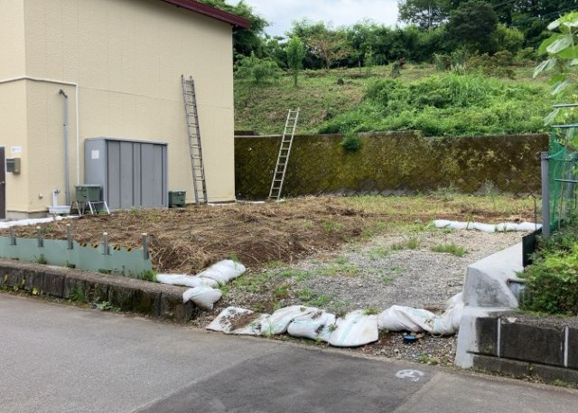家を建てる前提で土地を探している場合、地盤の丈夫さは譲れない条件の一つです。地盤が脆弱だと追加工事が必要となります。また、過去に地盤沈下や液状化現象を起こした土地は、できるだけ避けた方がいいでしょう。
