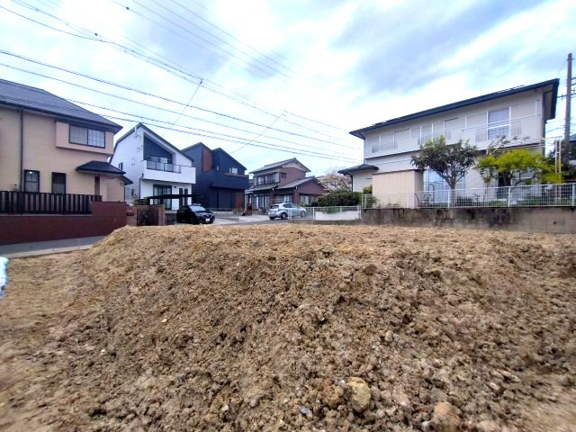 現地写真　※令和8年4月9日撮影　コンビニ・スーパーが徒歩圏内にあり生活至便です！