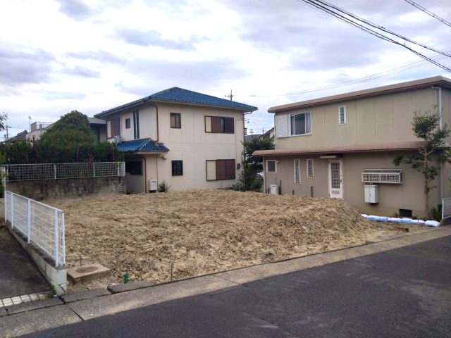 現地写真　※令和8年4月9日撮影　間口13.3mと広々とした土地です。