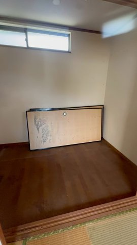 コンパクトで使いやすい洋室です