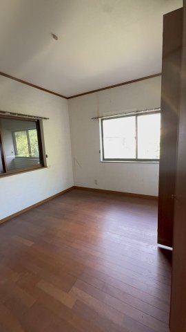 個人の部屋や寝室として使える洋室です
