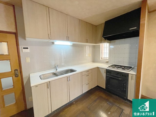 好きな食器をたくさん収納できるキッチン！　