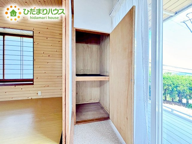 ちょこっとした収納があることで、消耗品のストックをするのにも便利です☆