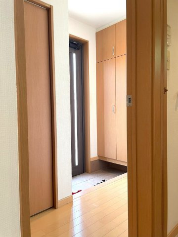 たくさん収納可能なシューズBOX付き玄関