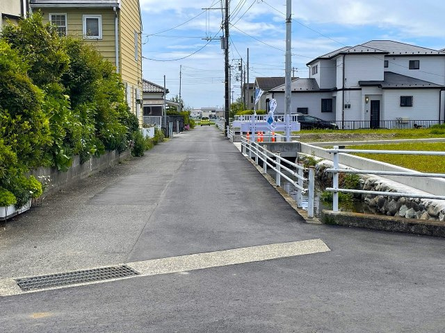 少し歩くと田園風県が広がる穏やかな住環境