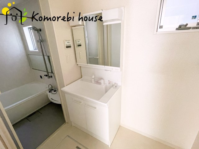 使いやすい独立洗面台です