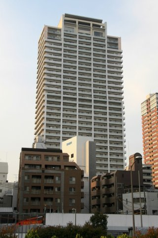 【外観】4駅4路線利用可能！徒歩5分以内にスーパーや病院などが揃う、利便性の高い立地！
