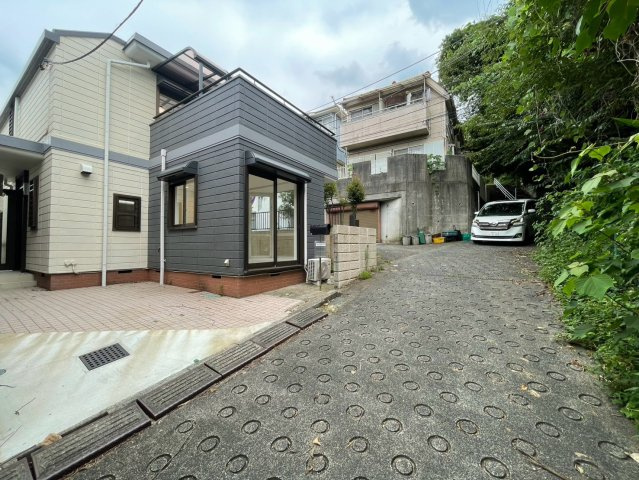 前面道路含む現況外観