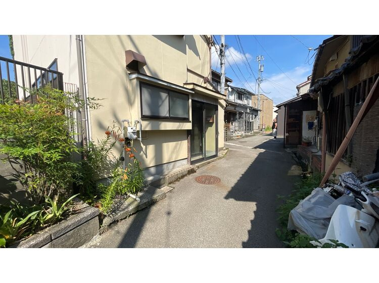 前面道路　南側