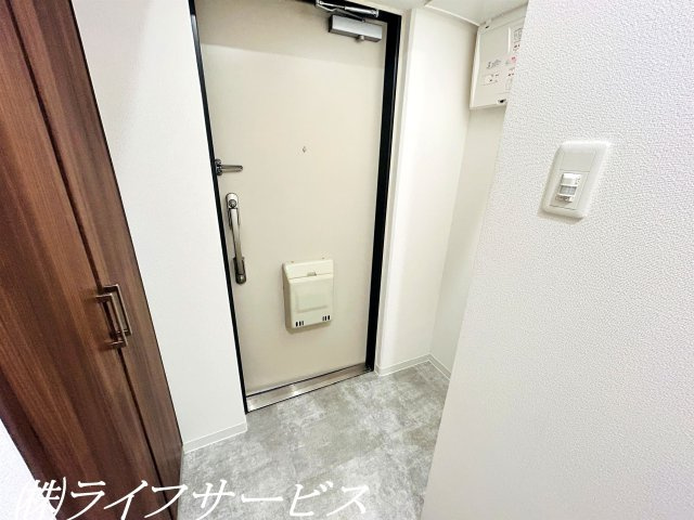 玄関／天井高のシューズボックス有
