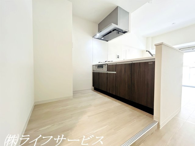 システムキッチン／オープンタイプのカウンターキッチン